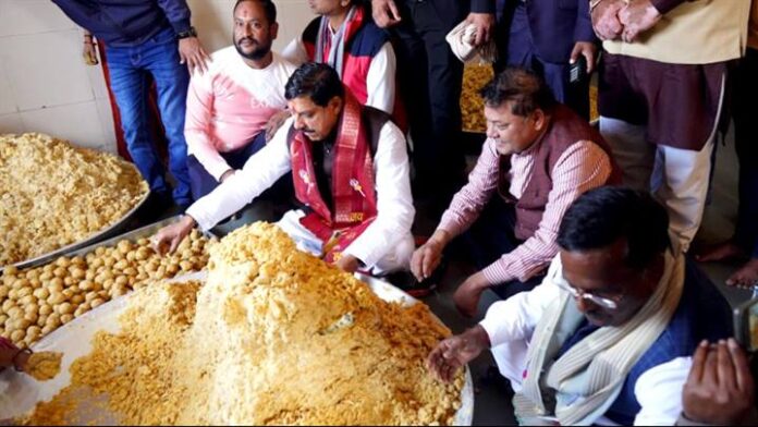 CM Dr. Yadav apprises himself of preparing, packaging laddus for Shri Ram Temple Ayodhya
