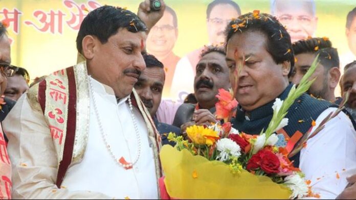 CM Dr. Yadav congratulates MLA Shri Patwa on his birthday
