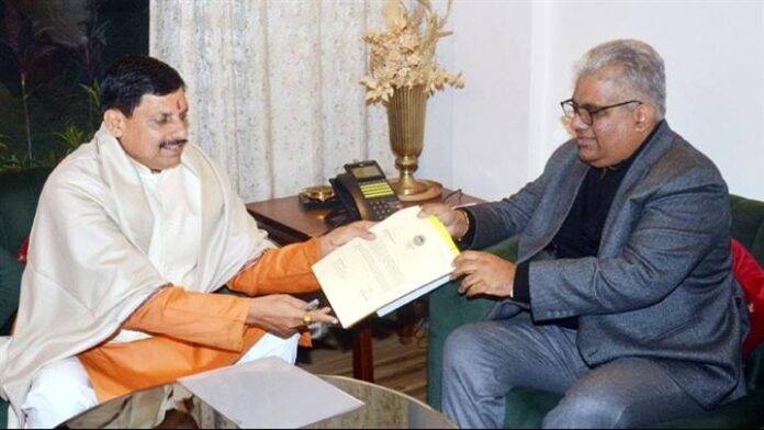 CM Dr. Yadavs holds discussion with Union Minister Shri Bhupendra Yadav on MPs pending proposals
