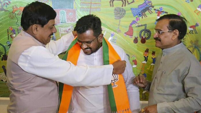 Madhya Pradesh: Congress leader Vikram Ahake joins BJP ahead of Lok Sabha polls