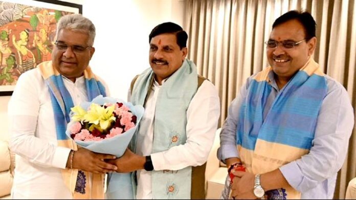CM Dr. Yadav meets Rajasthan CM Shri Sharma and Union Minister Shri Yadav

